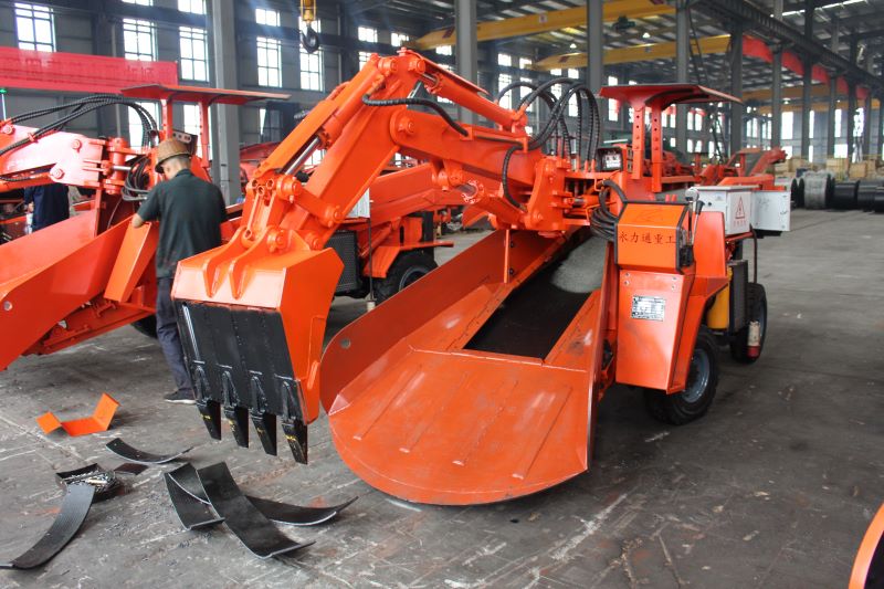 井下小型扒渣机